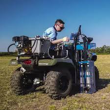 Hydraulic soil sampler
